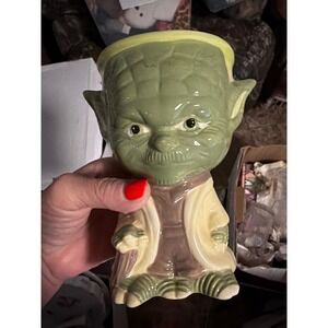 Star Wars Yoda Ceramic goblet Galerie 2013 Lucasfilm Collectible Green Tan